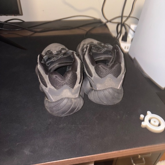 Black yeezy 500 - Picture 3 of 4